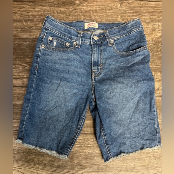 Signature by Levi Strauss Blue Jean Shorts with Frayed Hem - Picture 2 of 6